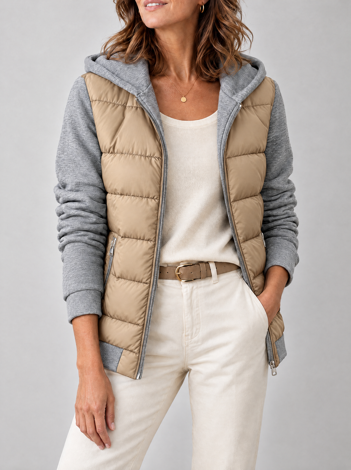 Veste matelassée à capuche Lucie Paris – Week-end à Chamonix, coloris beige et gris