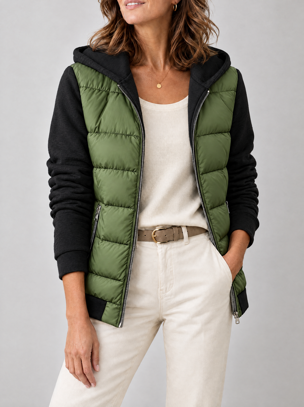 Veste matelassée à capuche Lucie Paris – Week-end à Chamonix, coloris vert olive et noir